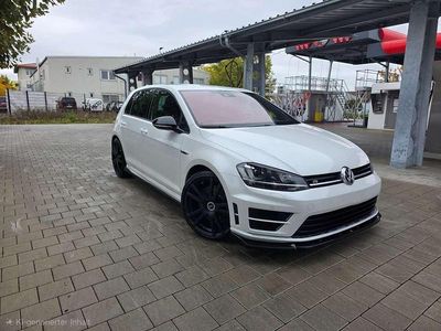 Weiß Gebraucht 2014 VW Golf VII R Limousine | 27.950 €