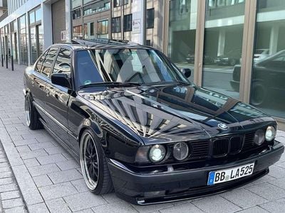 Second-hand BMW 525 Basis 254 CP (186 kW) 1990 Negru Berlinǎ