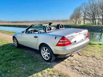 Gebraucht Mercedes SLK200 136 PS (100 kW) 2000 Silber Cabrio
