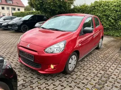 Gebraucht Mitsubishi Space Star Plus 71 PS (52 kW) 2015 Rot Limousine