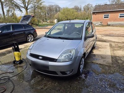 Usata Ford Fiesta 80 CV (58 kW) 2003 Grigio Utilitaria