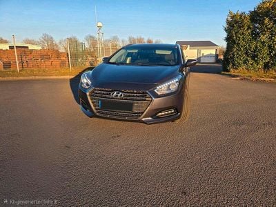 Gebraucht Hyundai i40 141 PS (103 kW) 2016 Blau Kombi