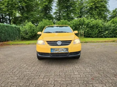 Gebraucht VW Fox 54 PS (39 kW) 2006 Gelb Kleinwagen