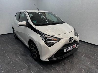 Weiß Gebraucht 2021 Toyota Aygo X-play Kleinwagen | 9.990 € (Fairer Preis)