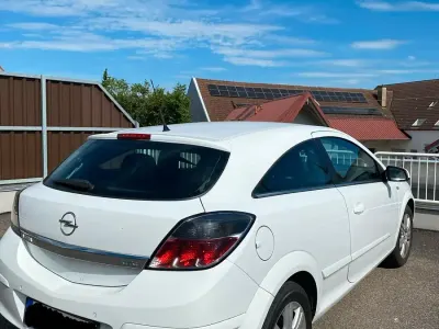 Gebraucht Opel Astra GTC 116 PS (85 kW) 2009 Weiß Coupé