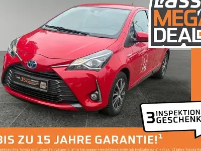 Gebraucht Toyota Yaris Hybrid Club 100 PS (73 kW) 2019 Rot Limousine