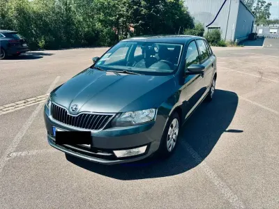 Gebraucht Skoda Rapid Ambition 90 PS (66 kW) 2016 Grau Kleinwagen