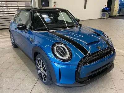 Gebraucht Mini Cooper SE 135 kW (184 PS) 2023 Blau Kleinwagen