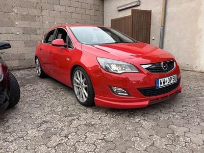 Gebraucht Opel Astra Innovation 179 PS (131 kW) 2010 Rot Limousine