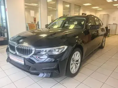 Usata BMW 320 Sport Line 190 CV (139 kW) 2022 Nero Station wagon