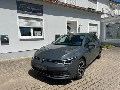 Gebraucht VW Golf VIII 150 PS (110 kW) 2023 Grau Limousine
