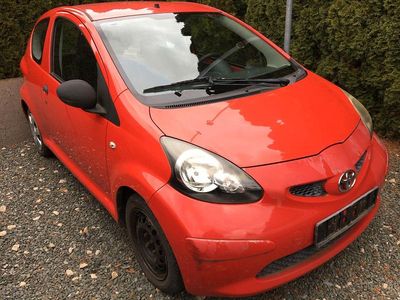 Gebraucht Toyota Aygo Basis 68 PS (50 kW) 2006 Rot Kleinwagen