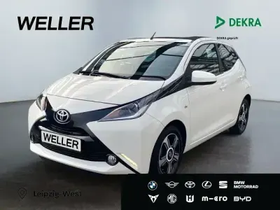 Gebraucht Toyota Aygo X-wave 69 PS (50 kW) 2017 Weiss Kleinwagen