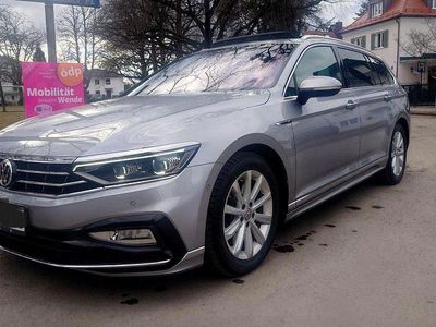 Silber Gebraucht 2020 VW Passat Elegance Kombi | 33.250 € (Etwas zu teuer)