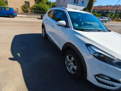 Gebraucht Hyundai Tucson Trend 177 PS (130 kW) 2016 Weiß SUV
