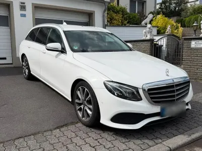 Gebraucht Mercedes E220 194 PS (142 kW) 2020 Weiß Kombi