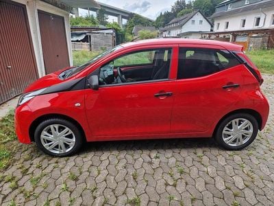 Gebraucht Toyota Aygo 65 PS (47 kW) 2020 Rot Kleinwagen