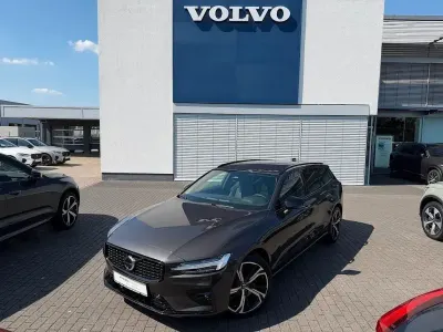 Gebraucht Volvo V60 Plus 197 PS (144 kW) 2025 Grau Kombi