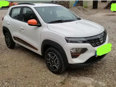 Usado Dacia Spring Comfort Plus 32 kW (44 CV) 2021 Blanco Utilitario