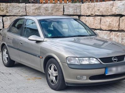Gebraucht Opel Vectra 136 PS (100 kW) 1998 Silber Limousine