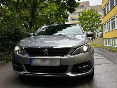 Gebraucht Peugeot 308 Allure 131 PS (96 kW) 2020 Silber Kombi