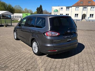 Grau Gebraucht 2016 Ford Galaxy Van / Kleinbus | 7.800 € (Teuer)