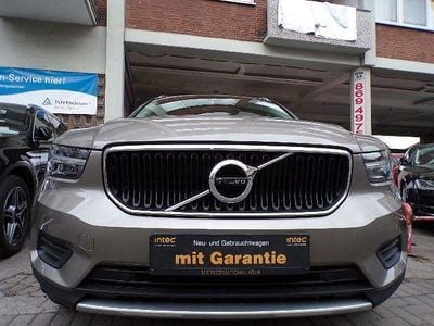 Gebraucht Volvo XC40 Momentum 197 PS (144 kW) 2021 Grau SUV