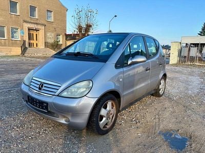 Gebraucht Mercedes A160 Avantgarde 90 PS (66 kW) 1999 Silber Kleinwagen