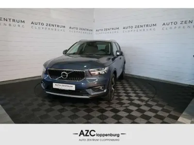Gebraucht Volvo XC40 Momentum 163 PS (119 kW) 2021 Blau SUV