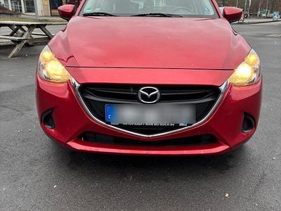 Gebraucht Mazda 2 74 PS (54 kW) 2015 Rot Kleinwagen