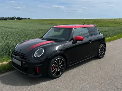 Neu Mini John Cooper Works 231 PS (169 kW) 2025 Schwarz Kleinwagen