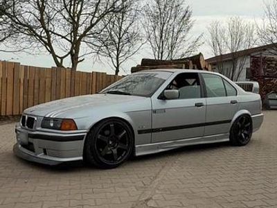Second-hand BMW 323 M Sport 170 CP (125 kW) 1996 Argintiu Berlinǎ