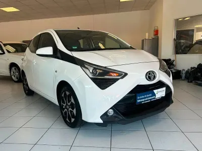 Gebraucht Toyota Aygo X-play 72 PS (52 kW) 2020 Weiß Kleinwagen