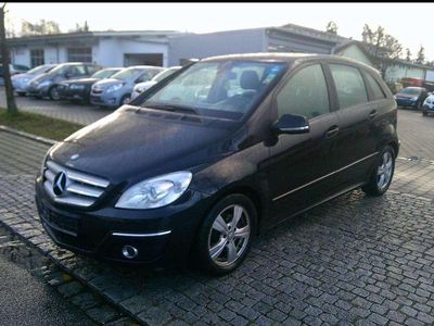 Mercedes B200