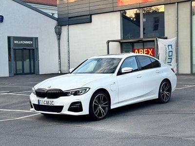 BMW 330e