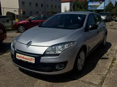 Gebraucht Renault Mégane III 101 PS (74 kW) 2012 Silber Limousine