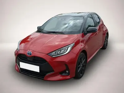 Gebraucht Toyota Yaris Hybrid 92 PS (67 kW) 2022 Manufacturer Limousine
