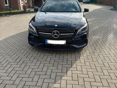 Schwarz Gebraucht 2017 Mercedes CLA220 Limousine | 24.500 €
