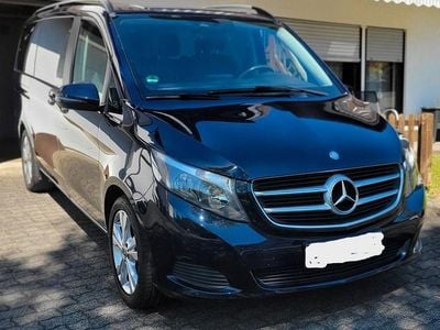 Second-hand Mercedes V250 Edition 190 CP (139 kW) 2016 Albastru Monovolum
