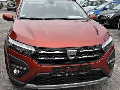 Gebraucht Dacia Jogger Comfort 101 PS (74 kW) 2022 Braun Van / Kleinbus
