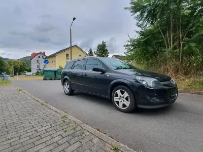 Usata Opel Astra 125 CV (91 kW) 2008 Nero Station wagon
