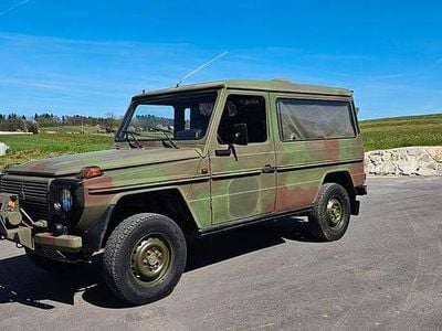 Second-hand Mercedes G230 116 CP (85 kW) 1997 Verde SUV