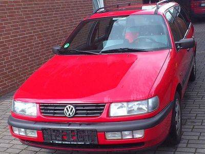 Gebraucht VW Passat 90 PS (66 kW) 1995 Rot Kombi