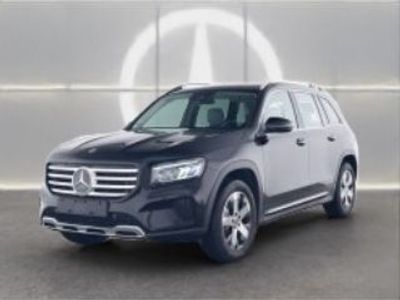 Mercedes GLB180