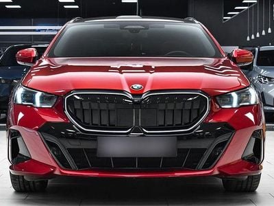 Gebraucht BMW 520 M Sport 197 PS (144 kW) 2024 Rot Limousine