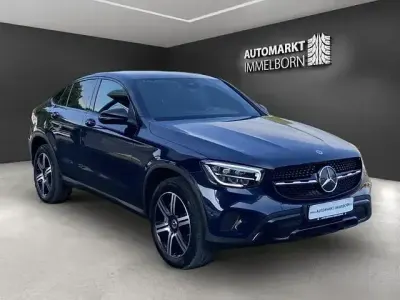 Gebraucht Mercedes GLC300de Night 306 PS (225 kW) 2022 Cavansitblau Coupé