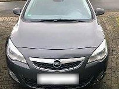 Gebraucht Opel Astra Design Edition 140 PS (102 kW) 2013 Grau Limousine