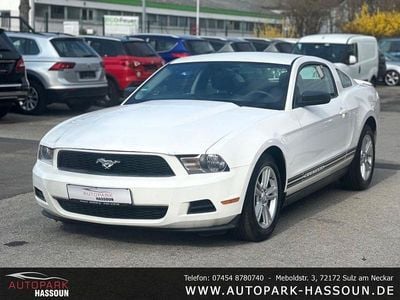 Gebraucht Ford Mustang 213 PS (156 kW) 2010 Weiß Coupé