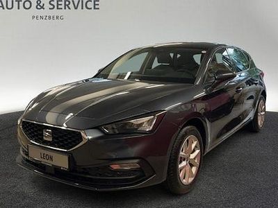 Neu Seat Leon 150 PS (110 kW) 2025 Grau Limousine