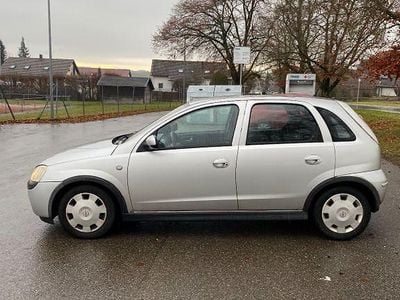 Grau Gebraucht 2006 Opel Corsa Limousine | 1.450 € (Etwas zu teuer)